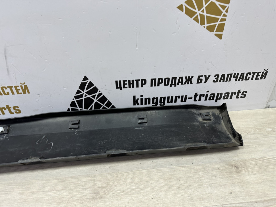 Порог правый бу Skoda Yeti OEM 5L0853856C Порог правый бу Skoda Yeti OEM 5L0853856C