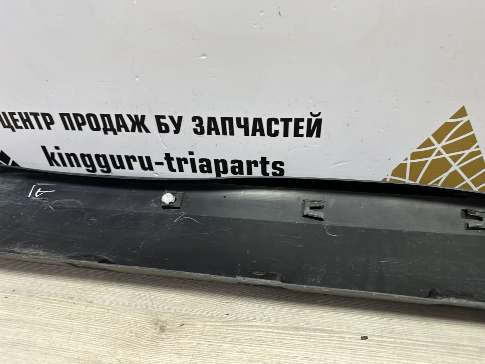 Порог правый бу Skoda Yeti OEM 5L0853856C Порог правый бу Skoda Yeti OEM 5L0853856C