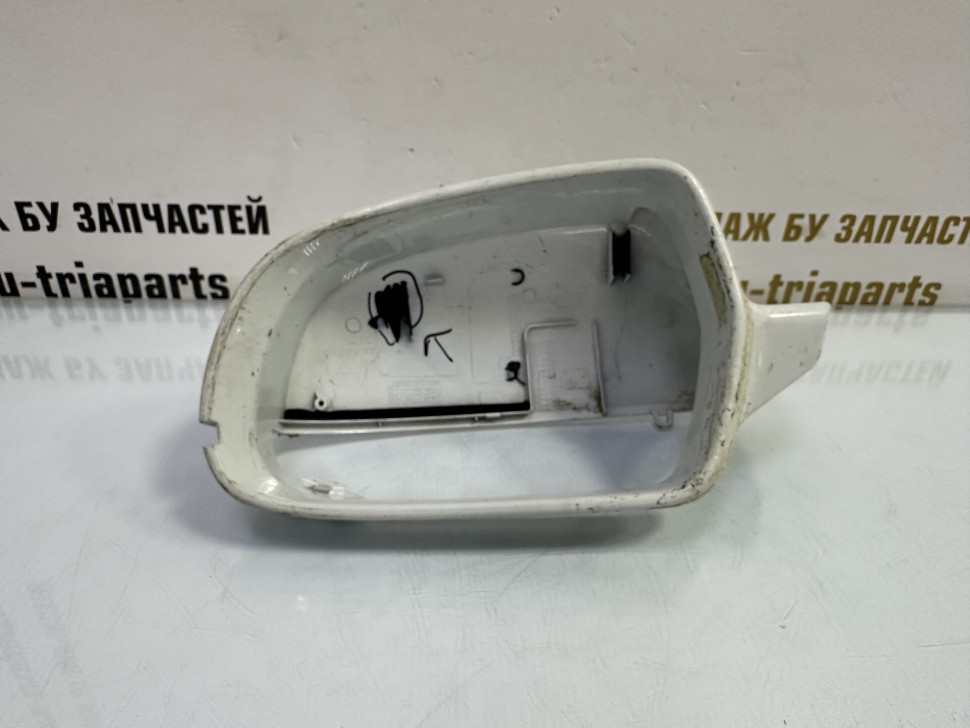 Крышка корпуса зеркала левая Audi A3 8f0857527