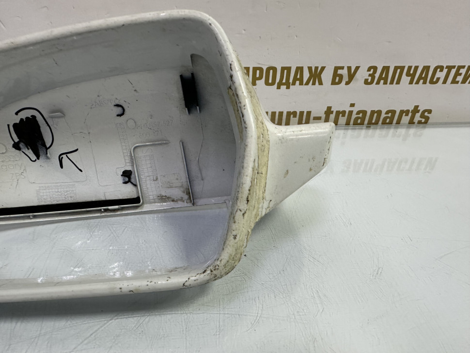 Крышка корпуса зеркала левая Audi A3 8f0857527