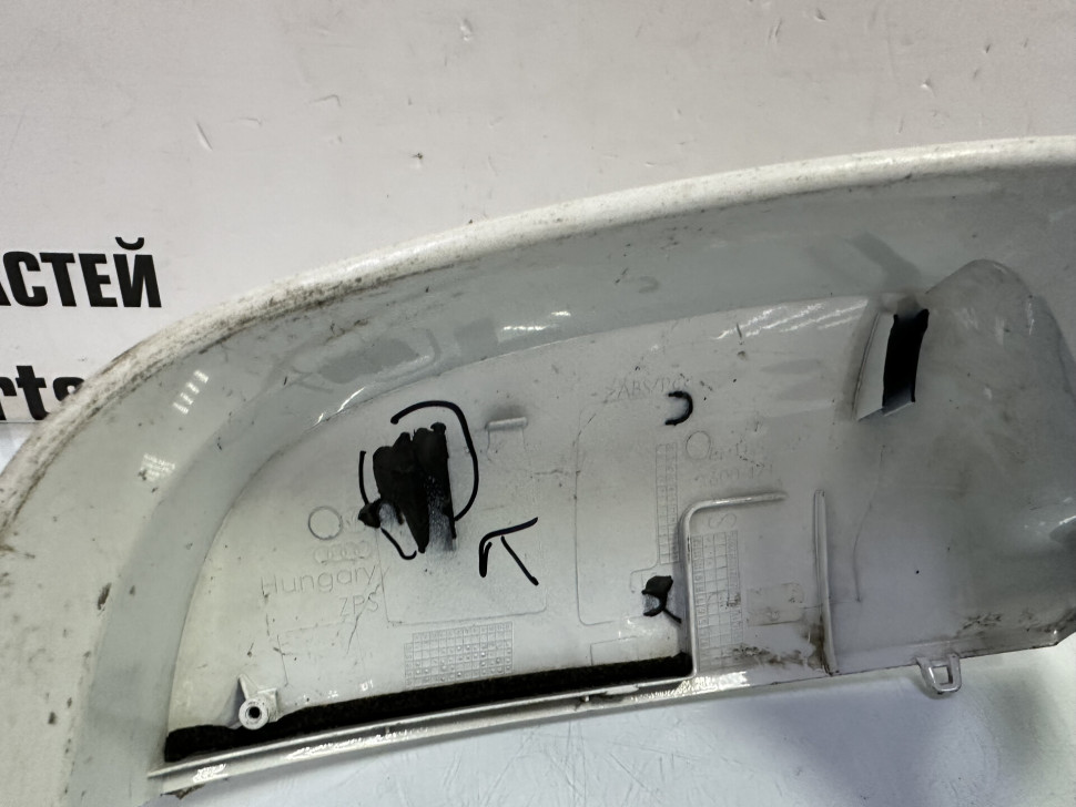 Крышка корпуса зеркала левая Audi A3 8f0857527