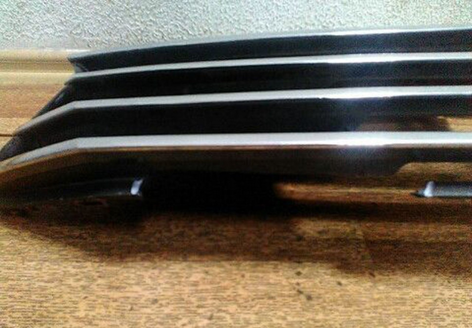Решётка радиатора Volkswagen Passat B8 (15>) сломана нижняя часть oem 3g0853651