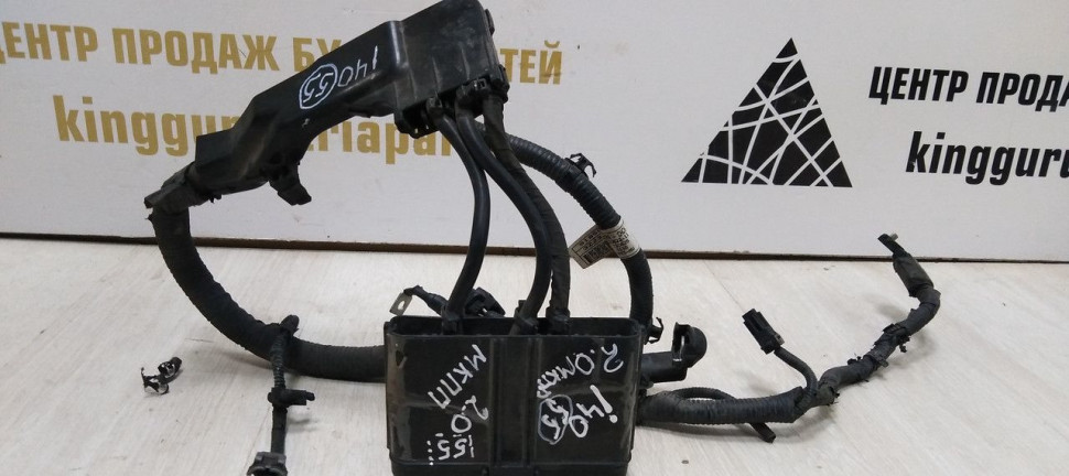 Клемма плюсовая Hyundai i40  11-15 Oem 918503Z232