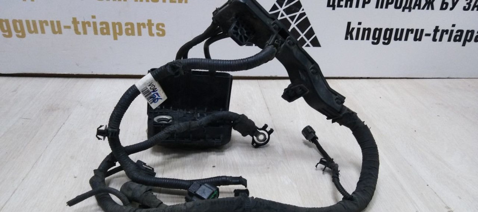 Клемма плюсовая Hyundai i40  11-15 Oem 918503Z232