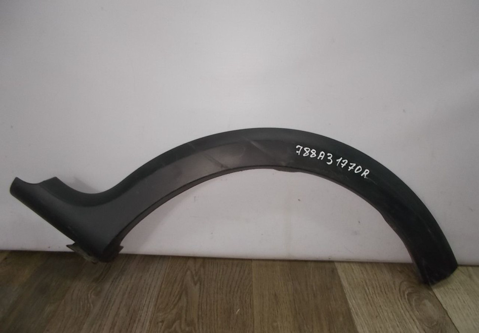 Молдинг крыла задний левый бу Renault Sandero Stepway 1 OEM 788A31770R