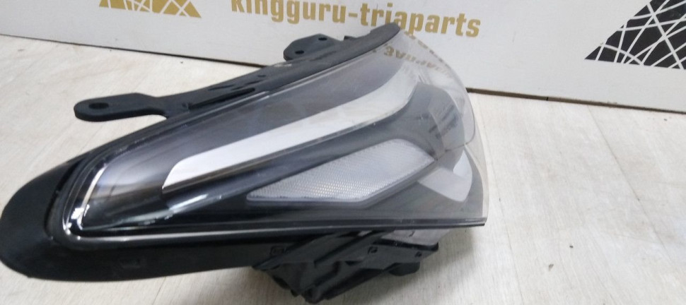 Фара правая Hyundai Grand Santa Fe 3 ксенон 2015-2018 oem 92102b8620 Фара правая Hyundai Grand Santa Fe 3 ксенон 2015-2018 oem 92102b8620