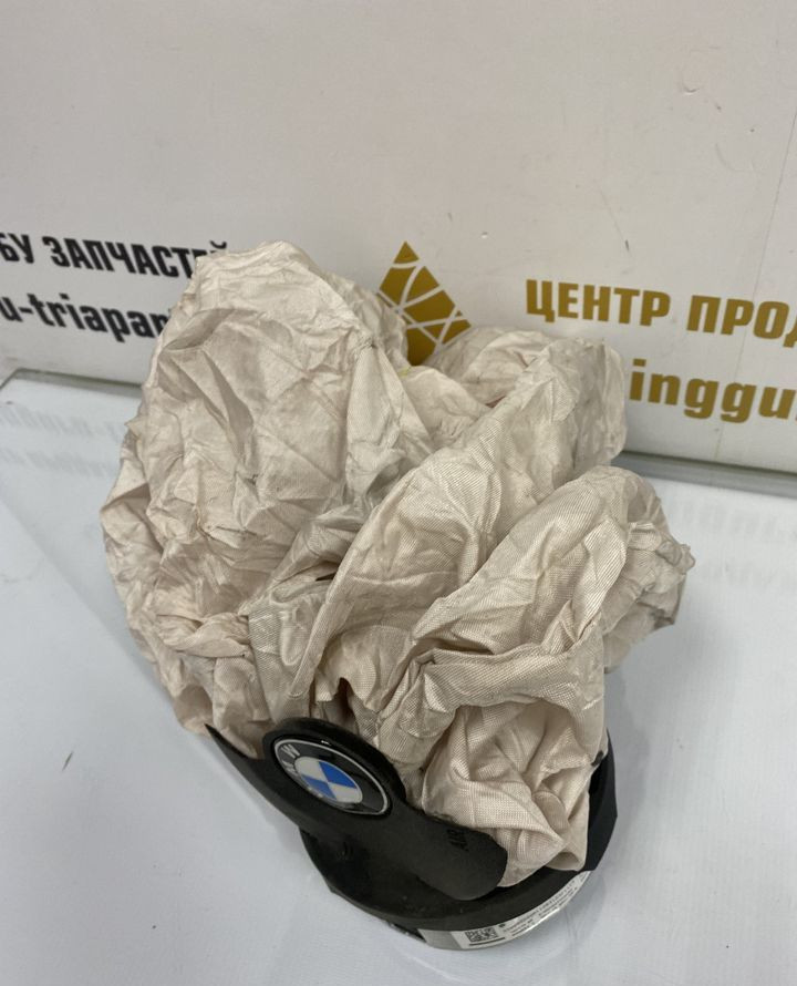 Подушка безопасности в руль сработавшее BMW 2 F44