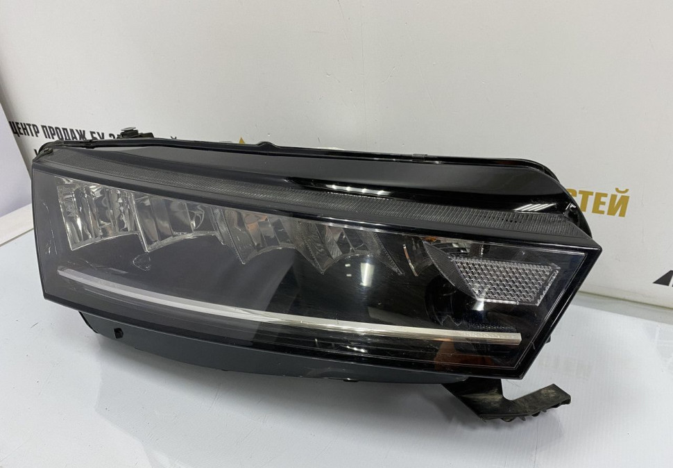 Фара ЛЭД LED правая Skoda Octavia A8 OEM 5E4941016 Фара ЛЭД LED правая Skoda Octavia A8 OEM 5E4941016