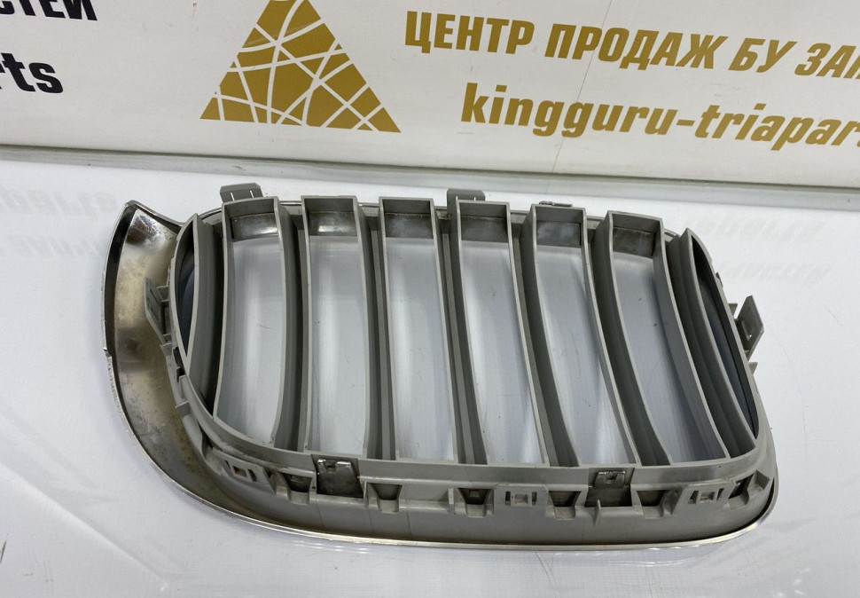 Решетка радиатора левая BMW X3 F25 рестайлинг OEM 51117210725 Решетка радиатора левая BMW X3 F25 рестайлинг OEM 51117210725