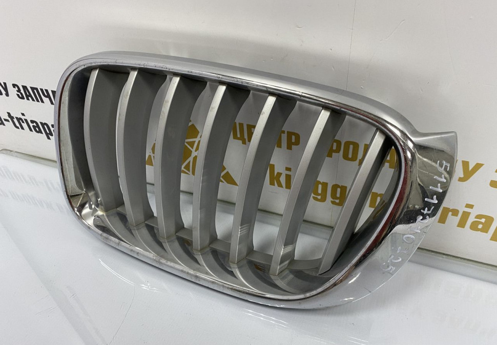 Решетка радиатора левая BMW X3 F25 рестайлинг OEM 51117210725 Решетка радиатора левая BMW X3 F25 рестайлинг OEM 51117210725