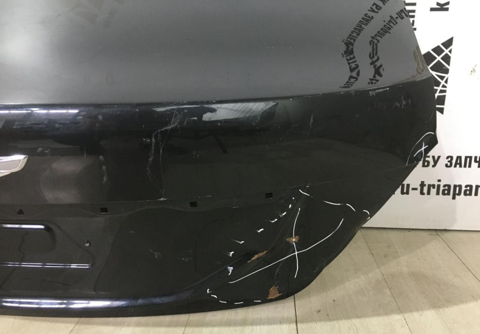 Крышка багажника Genesis G90 2016-2019 oem 69200D2040 Крышка багажника Genesis G90 2016-2019 oem 69200D2040