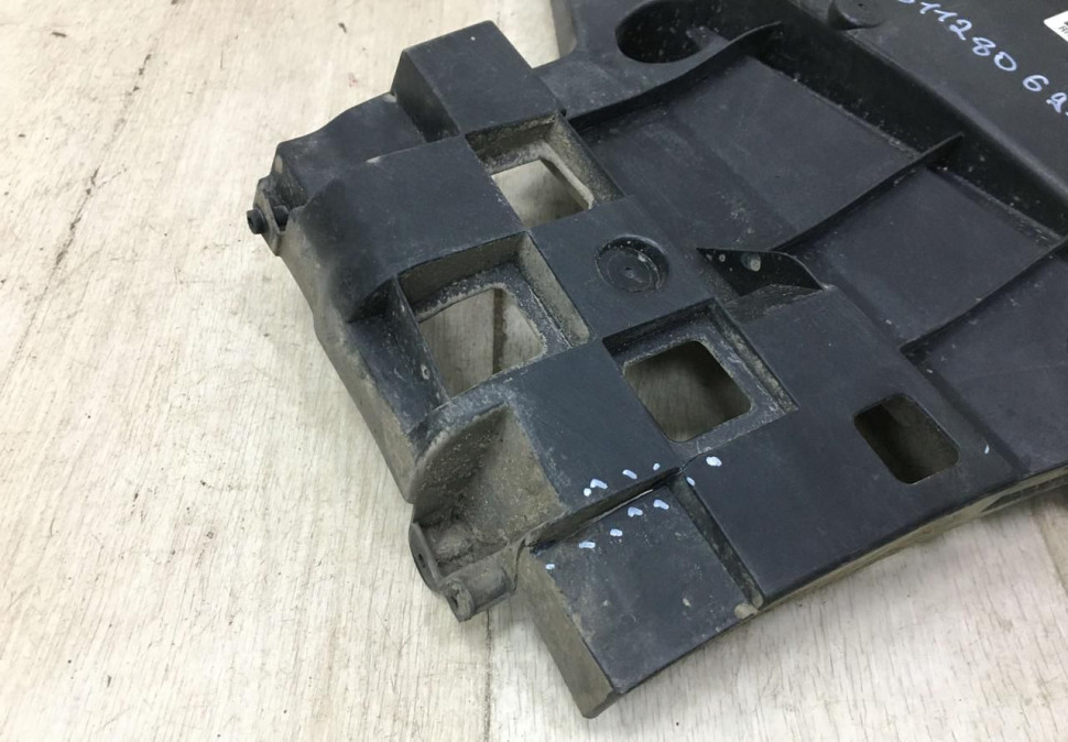 Кронштейн заднего бампера правый BMW X7 G07 M-Pack OEM 51128069904 Кронштейн заднего бампера правый BMW X7 G07 M-Pack OEM 51128069904