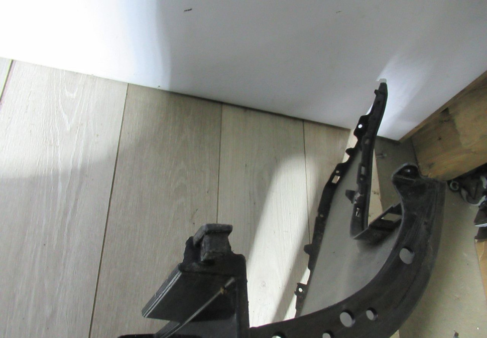 Бампер задний Kia Sorento 2 ХМ рест oem 866112P500 (трещина) Бампер задний Kia Sorento 2 ХМ рест oem 866112P500 (трещина)