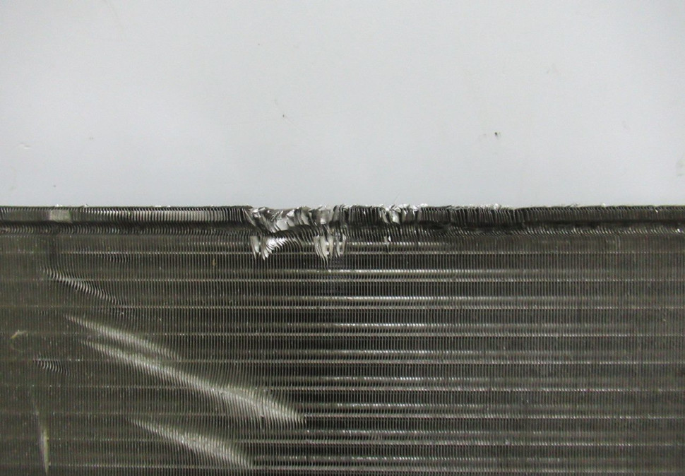 Радиатор охлаждения бу Lada Largus OEM 214105731R (скл-3)