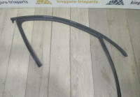 Уплотнитель стекла двери передний правый бу Skoda Octavia A7 OEM 5E0837431
