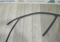 Уплотнитель стекла двери передний правый бу Skoda Octavia A7 OEM 5E0837431