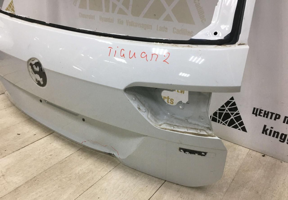 Крышка багажника Volkswagen Tiguan 2 2016 oem 5NA827025