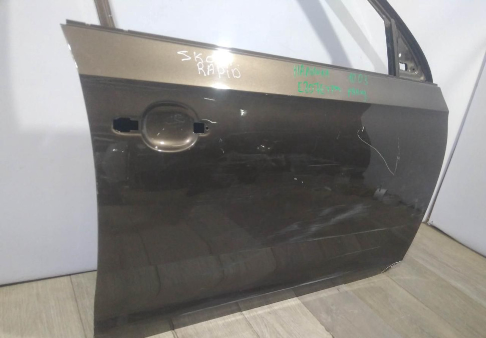 Дверь передняя правая бу Skoda Rapid OEM 6RF831056D, 5JA831052B Дверь передняя правая бу Skoda Rapid OEM 6RF831056D, 5JA831052B