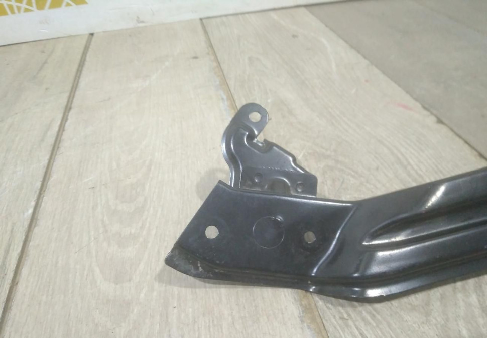 Кронштейн передней панели левый бу Skoda Karoq OEM 57A806929A