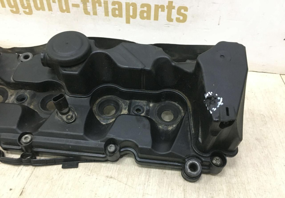 Клапанная крышка Volkswagen Golf 7 2.0 дизель oem 04L103469 Клапанная крышка Volkswagen Golf 7 2.0 дизель oem 04L103469