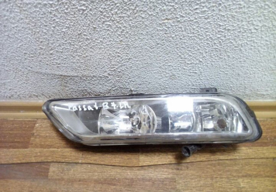 Фара ПТФ левая Volkswagen Passat B7 (слом 2 крепежа)