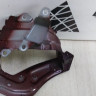 Кронштейн крыла левый Volkswagen Touareg 3 oem 760821107