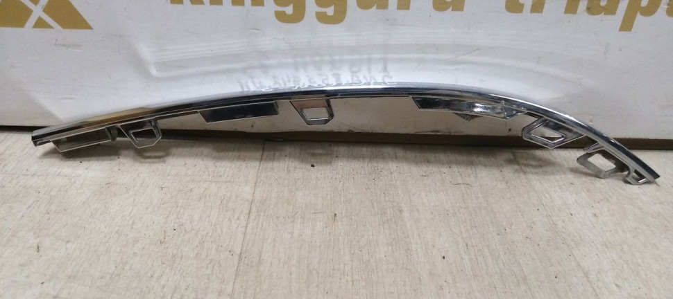 Молдинг бампера заднего правый Volkswagen Tiguan 2 дорест 17-20 oem 5NA853842