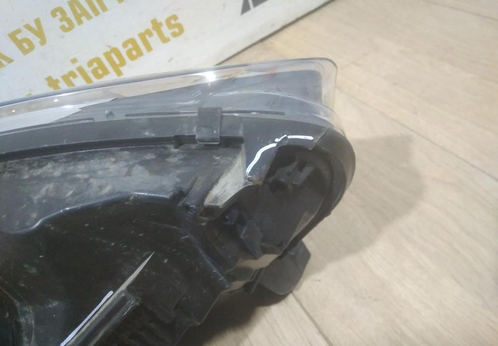 Фара левая бу Renault Kaptur OEM 260602042R