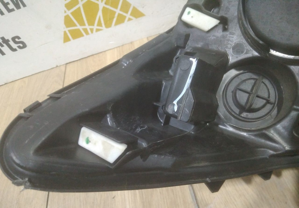 Фара левая бу Renault Kaptur OEM 260602042R