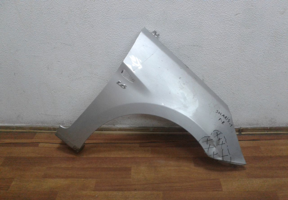Крыло переднее правое Hyundai Solaris 1 oem 663211R300 (вмятина) (скл-3)