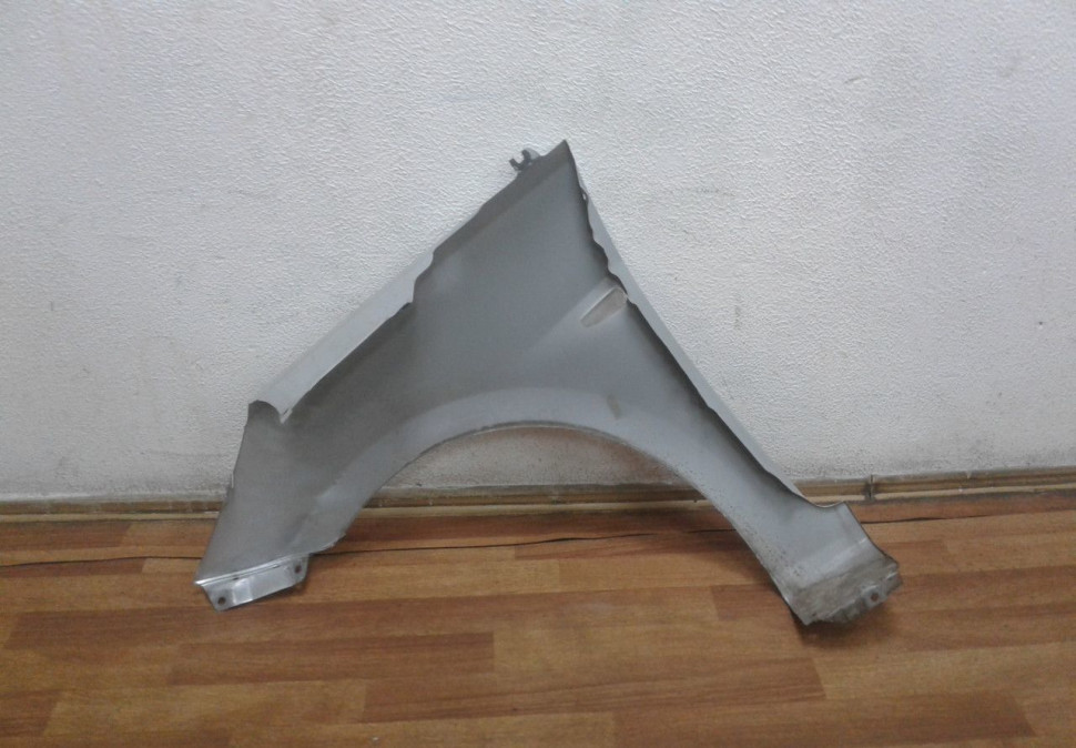 Крыло переднее правое Hyundai Solaris 1 oem 663211R300 (вмятина) (скл-3)