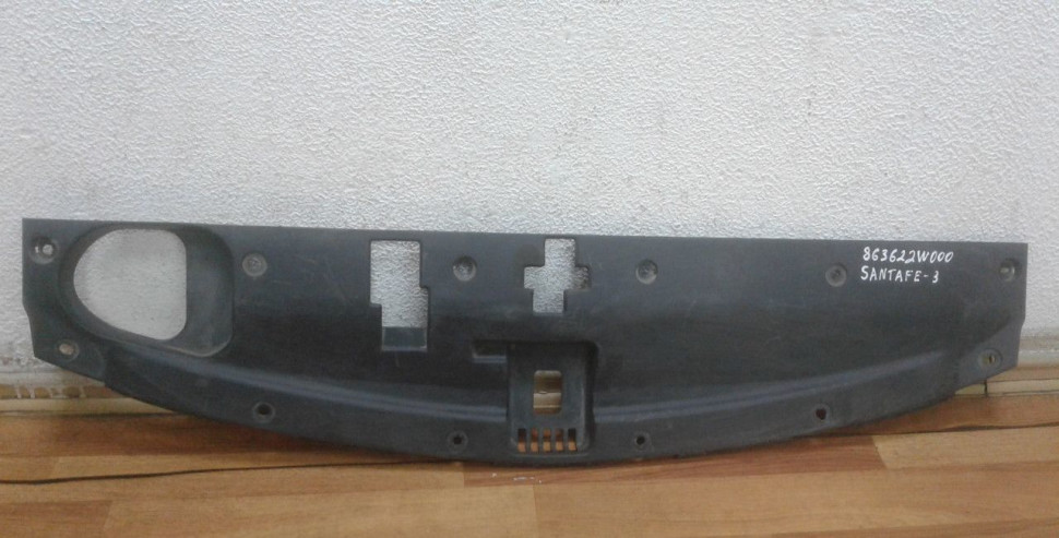 Накладка передней панели Hyundai Santa Fe 3 oem 863622w000