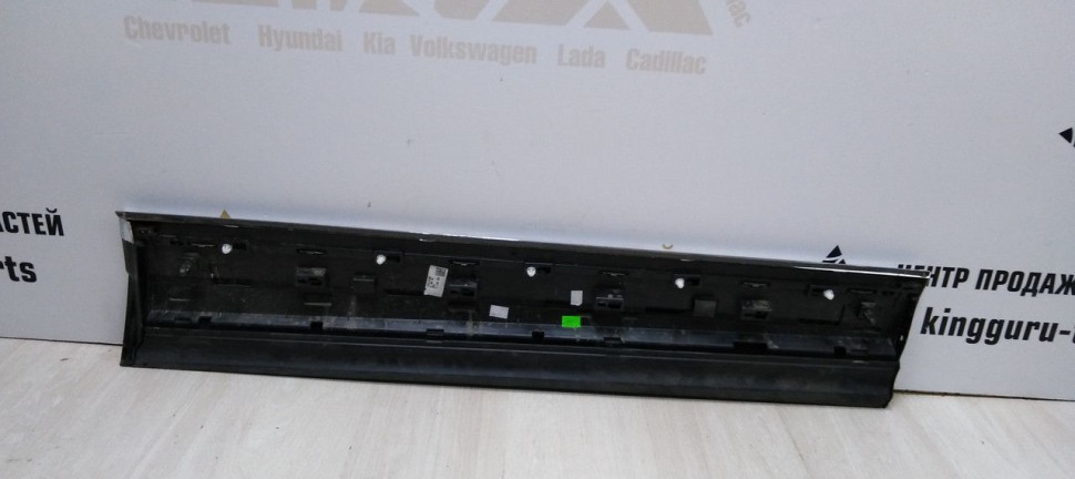 Молдинг двери передний левый Volkswagen Touareg 3 2018 OEM 760854939E Молдинг двери передний левый Volkswagen Touareg 3 2018 OEM 760854939E