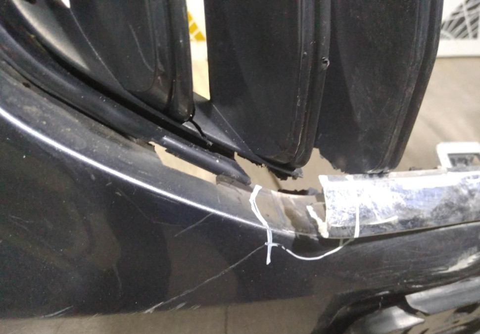 Бампер передний бу Skoda Octavia A7 OEM 5E0807221