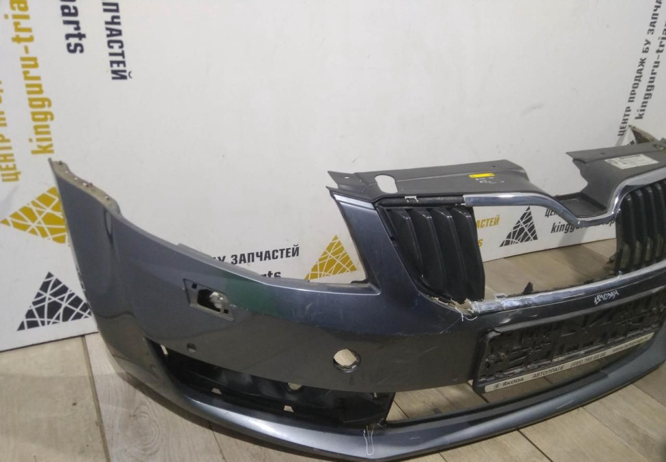 Бампер передний бу Skoda Octavia A7 OEM 5E0807221