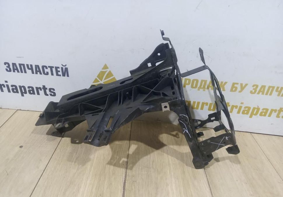Кронштейн под фару левый бу BMW 7 F01 OEM 51647184159