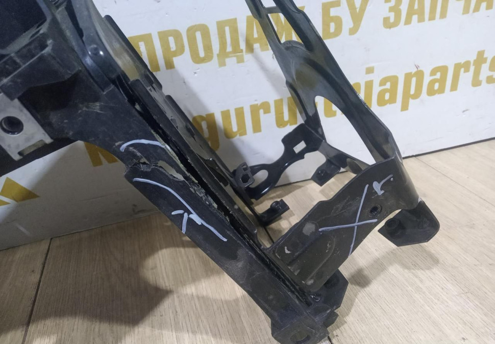 Кронштейн под фару левый бу BMW 7 F01 OEM 51647184159 Кронштейн под фару левый бу BMW 7 F01 OEM 51647184159