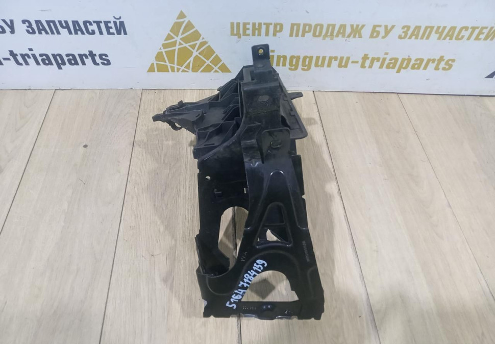Кронштейн под фару левый бу BMW 7 F01 OEM 51647184159 Кронштейн под фару левый бу BMW 7 F01 OEM 51647184159