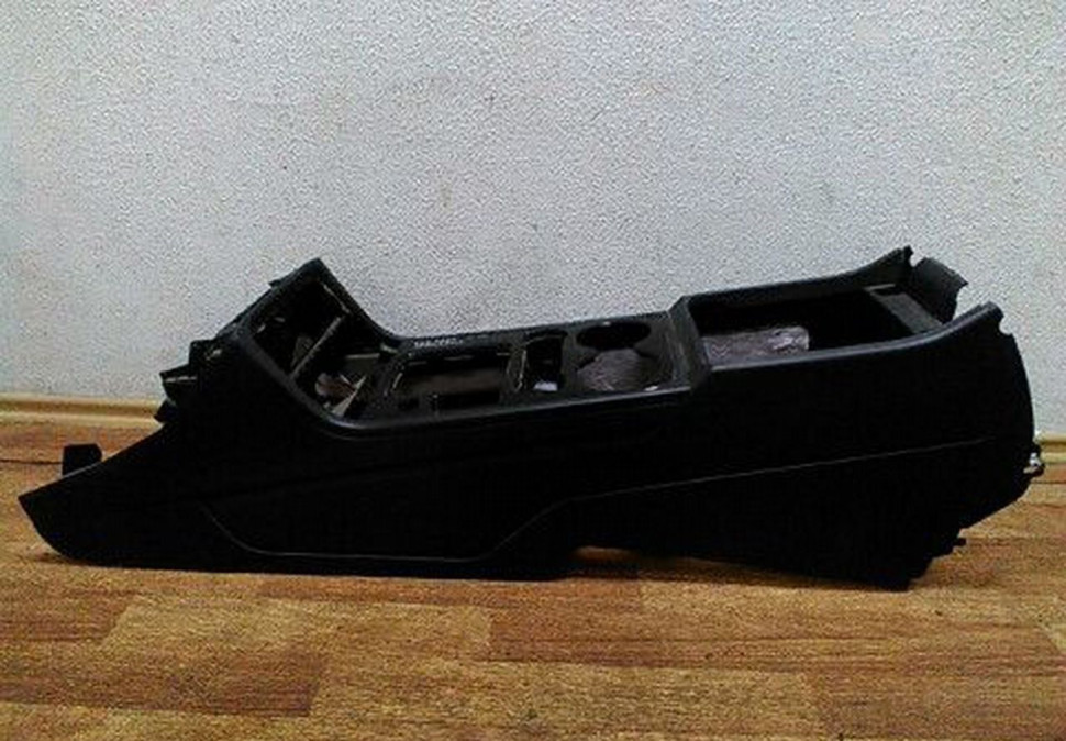 Консоль торпедо Центральная Volkswagen Touareg NF (11>) oem 7p1863241a
