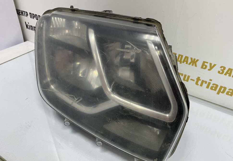 Фара правая Renault Duster рестайлинг OEM 260107307R