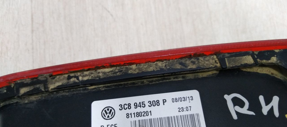 Фонарь правый внутренний LED Volkswagen Passat CC рест (12-18) oem 3C8945308P Фонарь правый внутренний LED Volkswagen Passat CC рест (12-18) oem 3C8945308P
