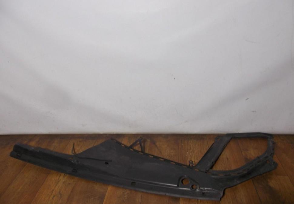 Накладка замка капота левая бу BMW 5 F10 OEM 51767019803 Накладка замка капота левая бу BMW 5 F10 OEM 51767019803