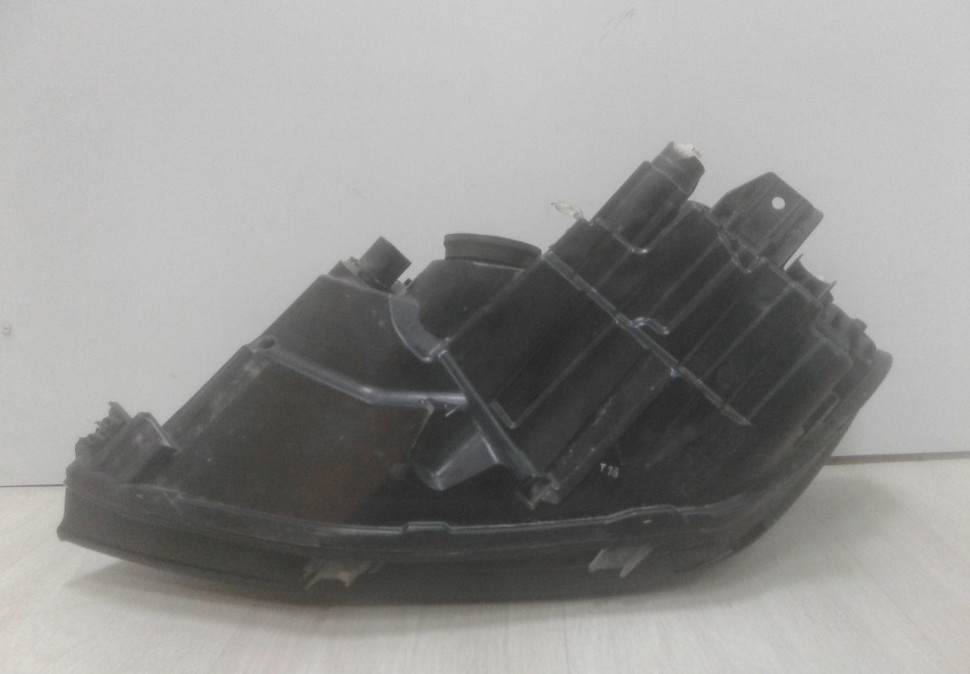 Фара правая Volkswagen Caddy 4 (15>) oem 2K1941016A (слом.часть в корп.) (слом.1креп.) Фара правая Volkswagen Caddy 4 (15>) oem 2K1941016A (слом.часть в корп.) (слом.1креп.)