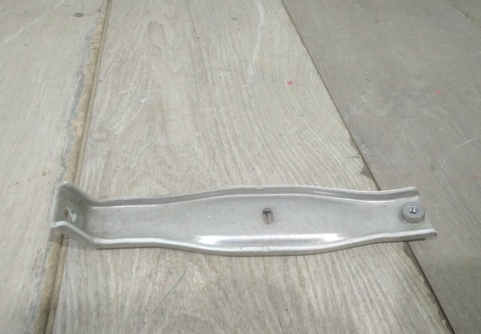 Растяжка усилителя правая бу BMW X1 F48 OEM 51117365270 Растяжка усилителя правая бу BMW X1 F48 OEM 51117365270