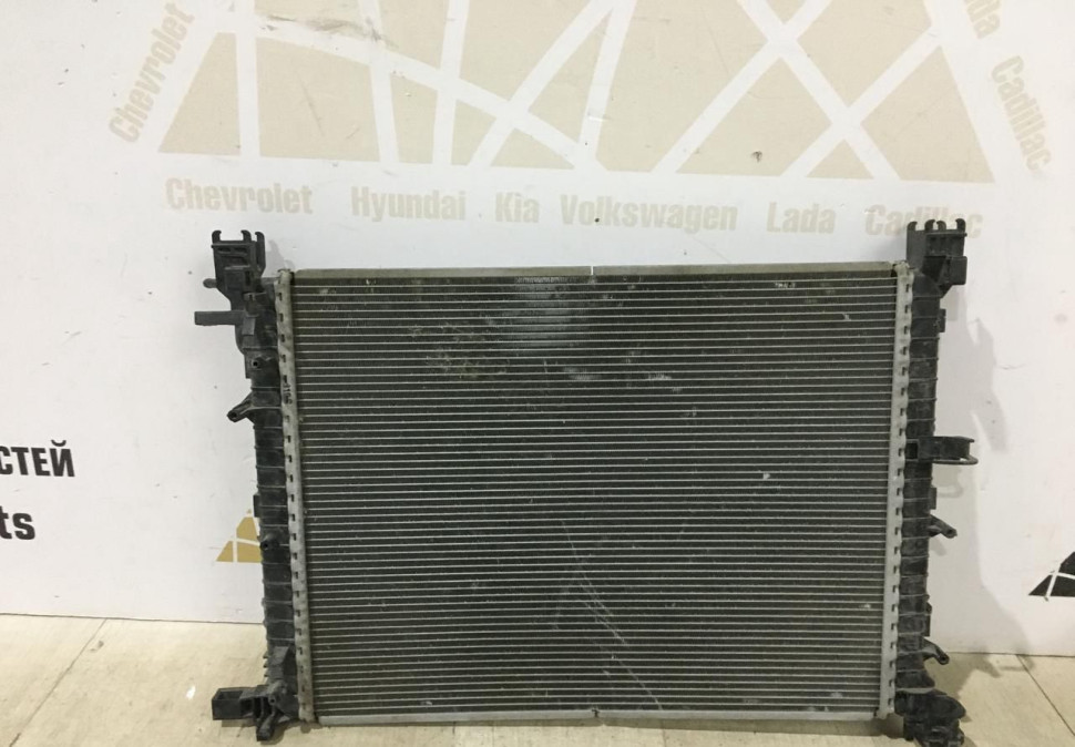 Радиатор охлаждения бу Renault Kaptur OEM 214108042R Радиатор охлаждения бу Renault Kaptur OEM 214108042R