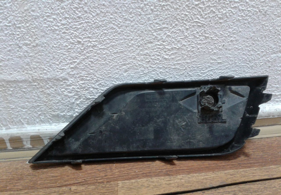 Заглушка птф передняя правая Volkswagen Tiguan 2 (16>) (притертость) oem 5na853665
