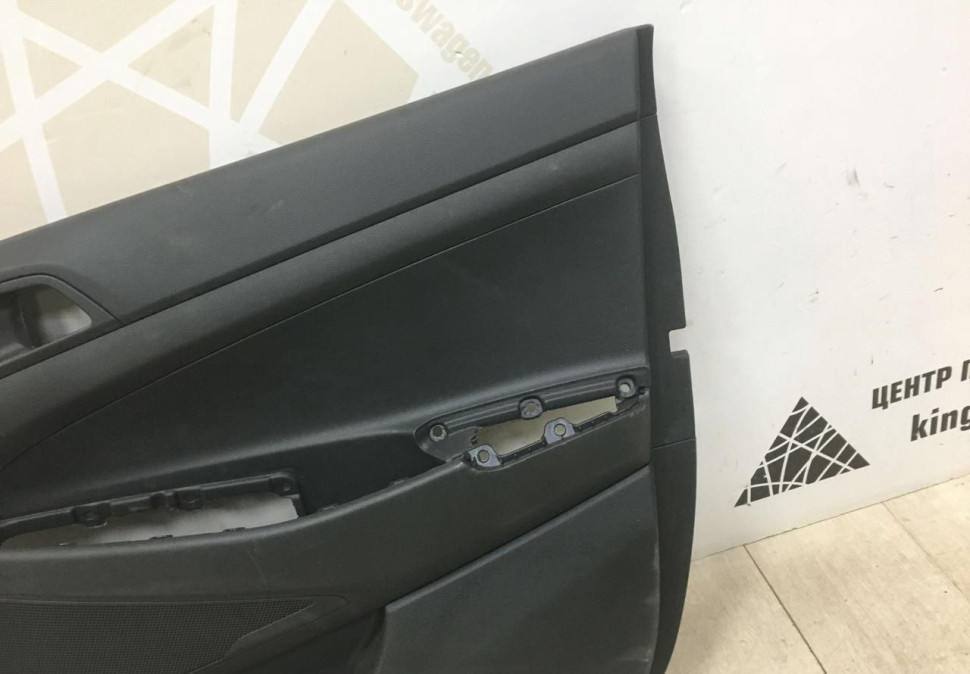 Обивка двери правая передняя Hyundai Tucson 3 2015 OEM 82361D7000 Обивка двери правая передняя Hyundai Tucson 3 2015 OEM 82361D7000
