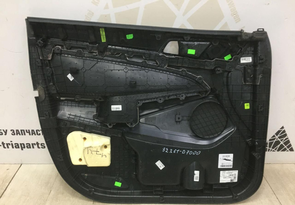 Обивка двери правая передняя Hyundai Tucson 3 2015 OEM 82361D7000 Обивка двери правая передняя Hyundai Tucson 3 2015 OEM 82361D7000