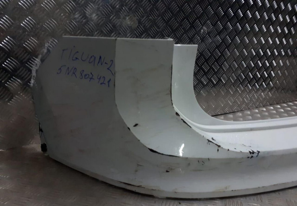 Бампер задний Volkswagen Tiguan 2 oem 5NR807421 Бампер задний Volkswagen Tiguan 2 oem 5NR807421