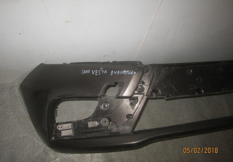 Бампер передний Lada Vesta (трещина) oem 8450006666 (скл-3) Бампер передний Lada Vesta (трещина) oem 8450006666 (скл-3)